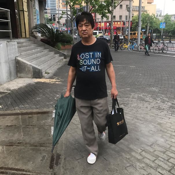 10+ Times People Had No Idea What They Were Wearing