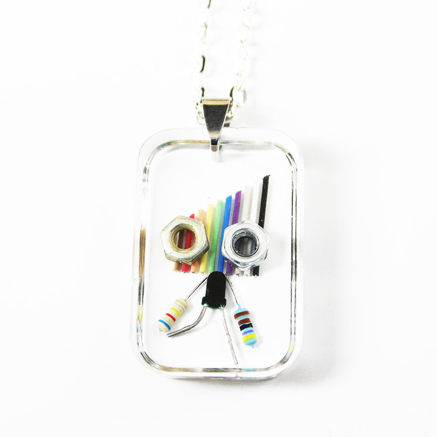 I Turned Electronic Components Into Tiny And Biggie Robots