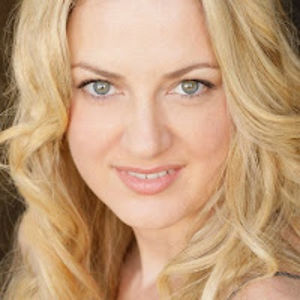 christinaeliason avatar