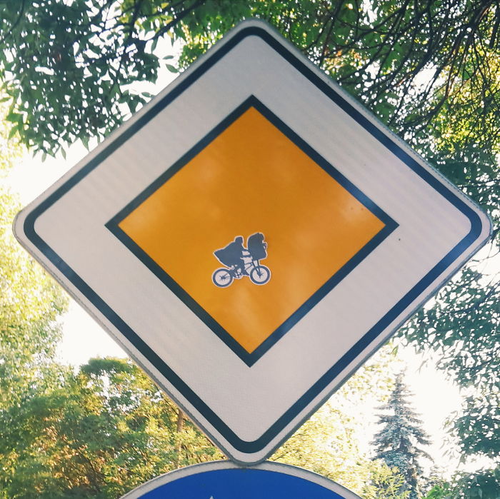 E.t. The Extra-terrestrial