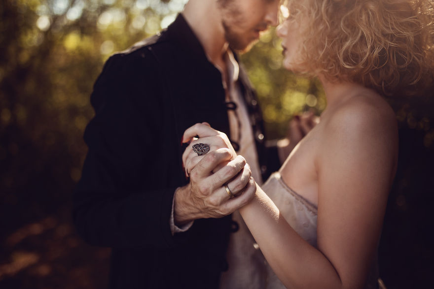 Dreamy Romeo And Juliet Inspired Photo Shoot