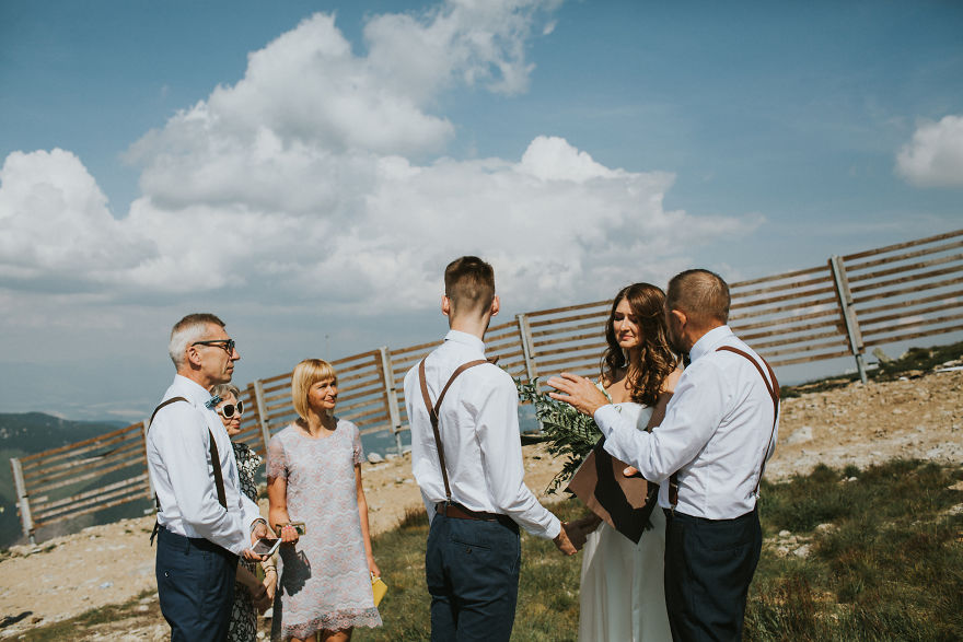 We Had No Photographer At Our Wedding, But The Result Is Awesome We Had No Photographer At Our Wedding, But The Result Is Awesome