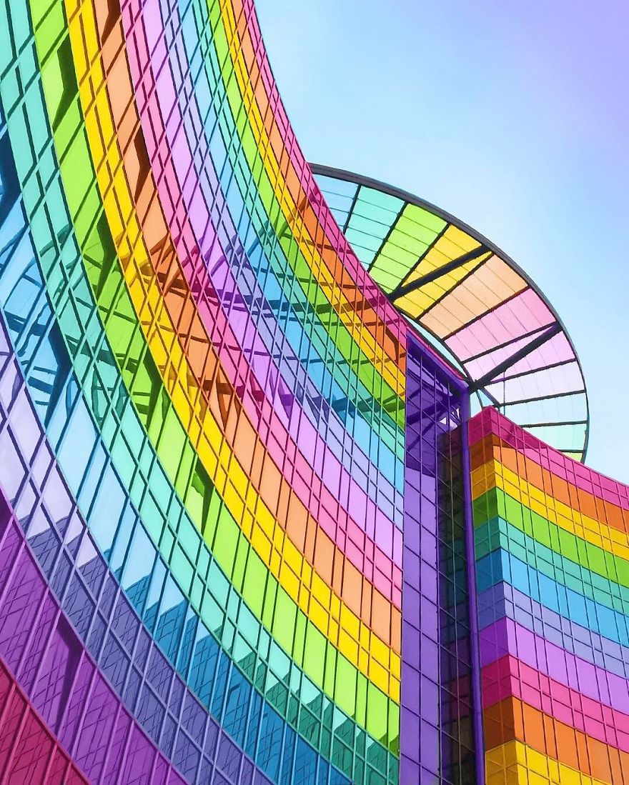 New York Artist Covers Everything In Rainbow Colors Gets Amazing Results.