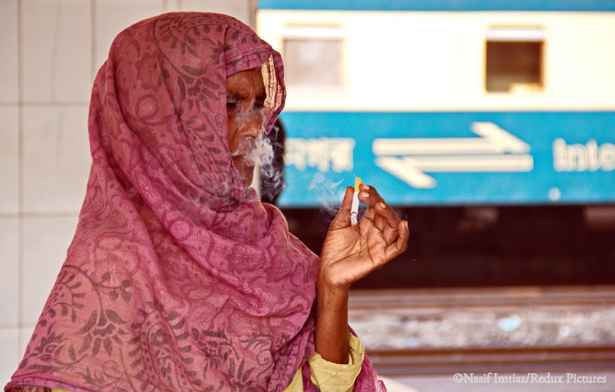 Nobody Cares: I Documented The Life In Kamalapur Railway Station, Dhaka