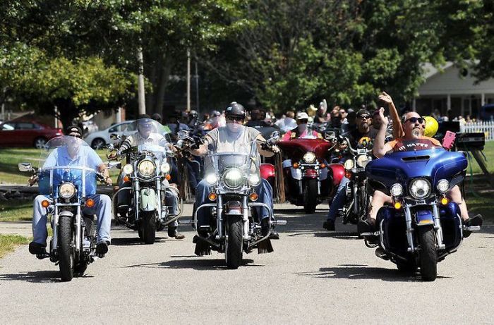 Gang Of Bikers Show Up For Autistic Man’s Birthday Going Viral Gang Of Bikers Show Up For Autistic Man’s Birthday Going Viral
