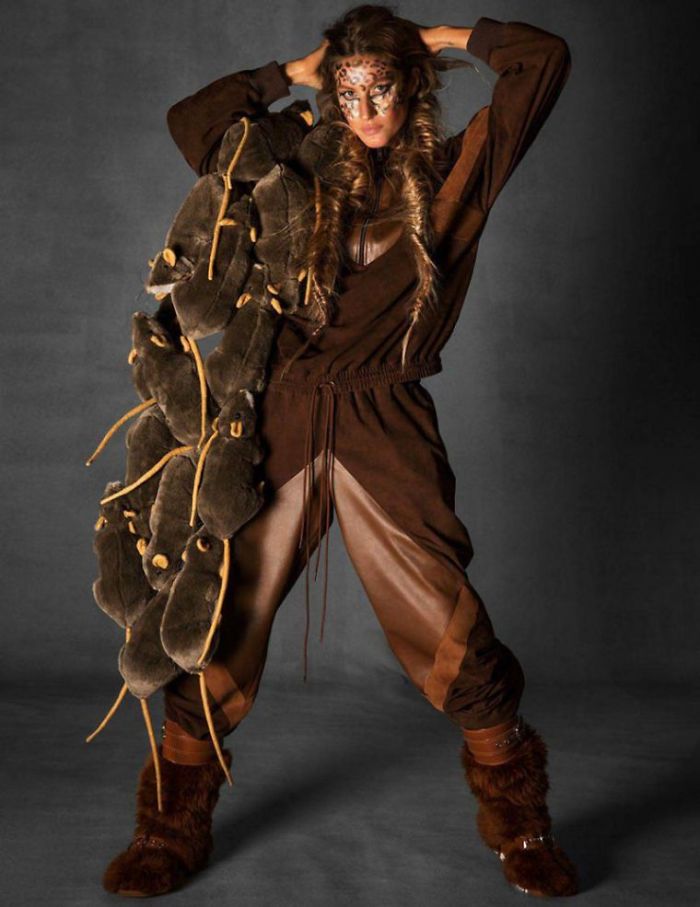 Gisele B&uuml;ndchen And A Baby Kangaroo Cover 'Vogue' Paris's Faux Fur-Heavy Animals Issue