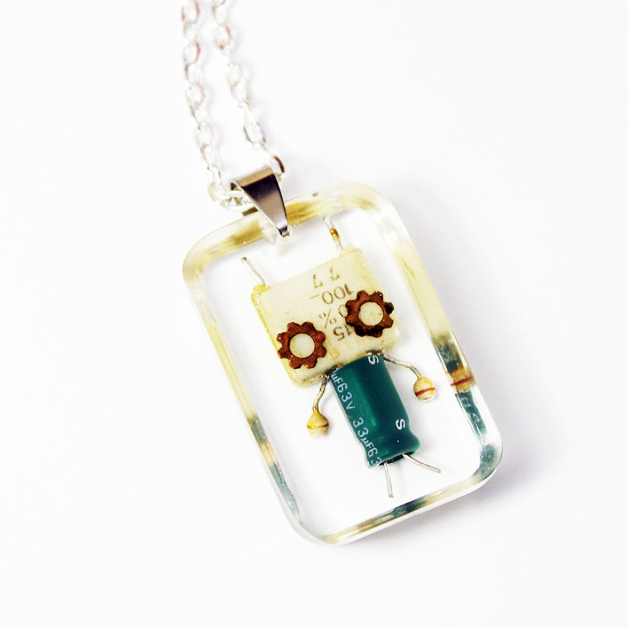 I Turned Electronic Waste Into Tiny And Biggie Robots I Turned Electronic Waste Into Tiny And Biggie Robots