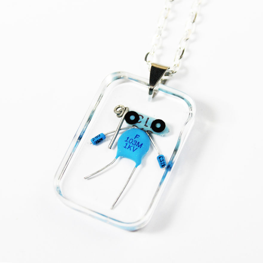 I Turned Electronic Waste Into Tiny And Biggie Robots I Turned Electronic Waste Into Tiny And Biggie Robots