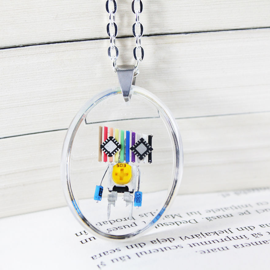 I Turned Electronic Waste Into Tiny And Biggie Robots I Turned Electronic Waste Into Tiny And Biggie Robots