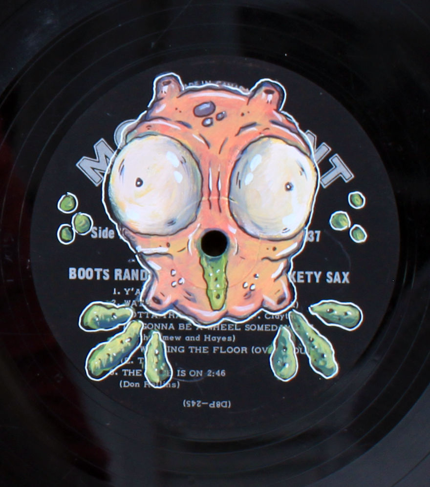I Take Old Vinyl Records And Paint Gross Creatures On Them