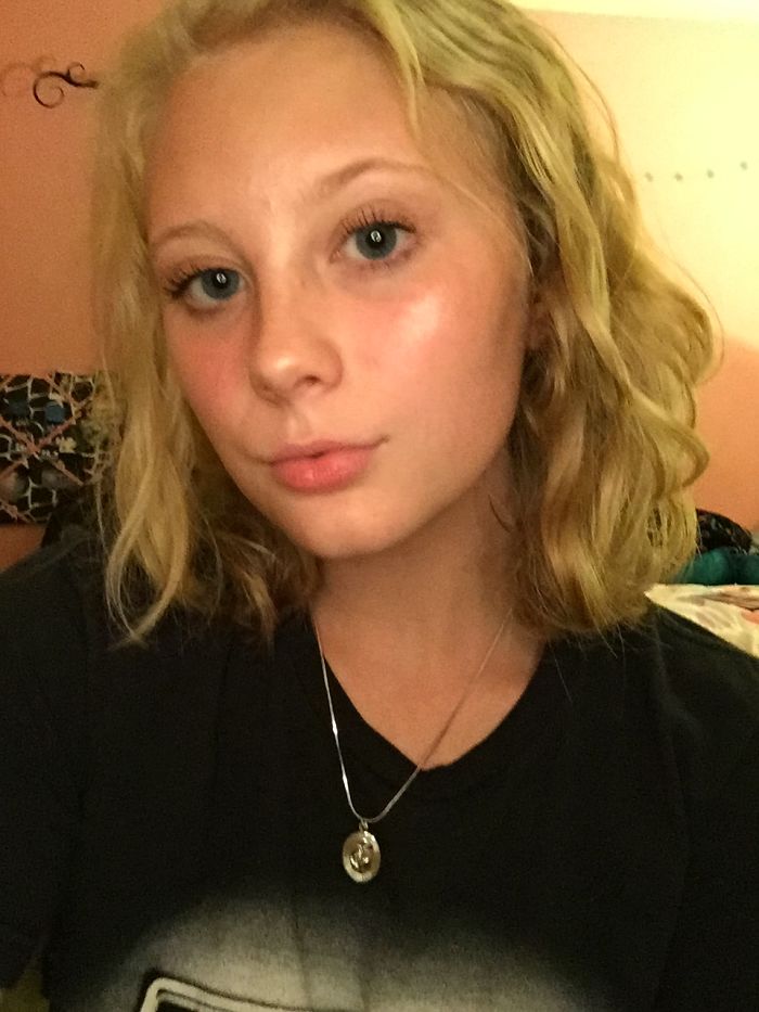 Sending A Snap To Your Crush Vs. Your Best Friend