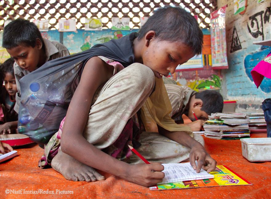 Nobody Cares: I Documented The Life In Kamalapur Railway Station, Dhaka