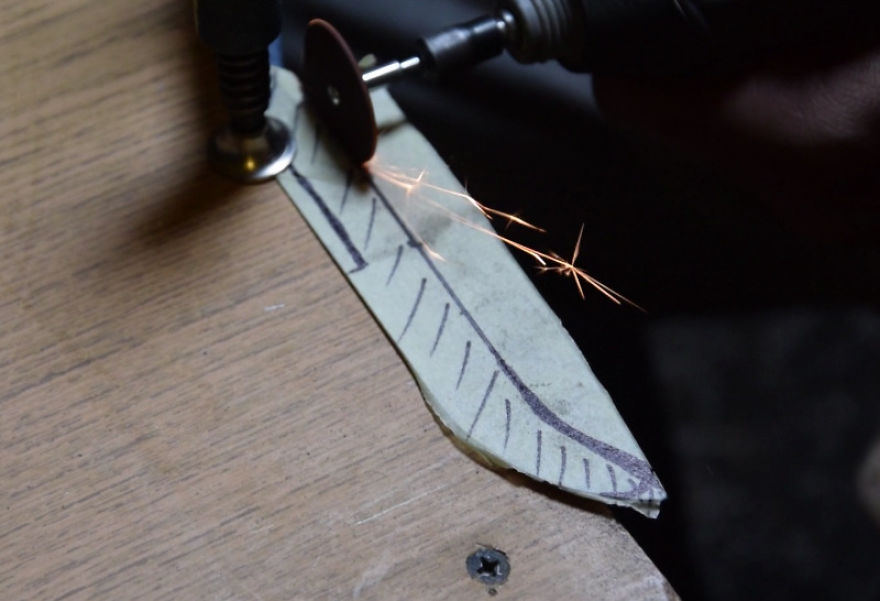 Mushroom Knife With Carved Handle And Recycled Blade Mushroom Knife With Carved Handle And Recycled Blade