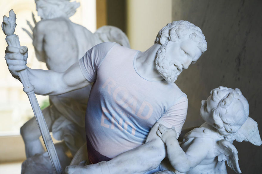 "the Hipsters In Stone" Project Is Back. Old Dressed Statues, Turning Instagram Stars