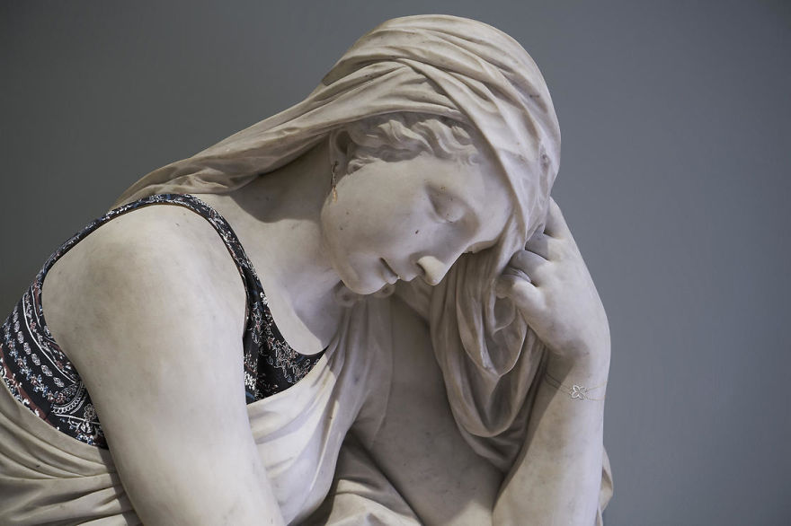 "the Hipsters In Stone" Project Is Back. Old Dressed Statues, Turning Instagram Stars