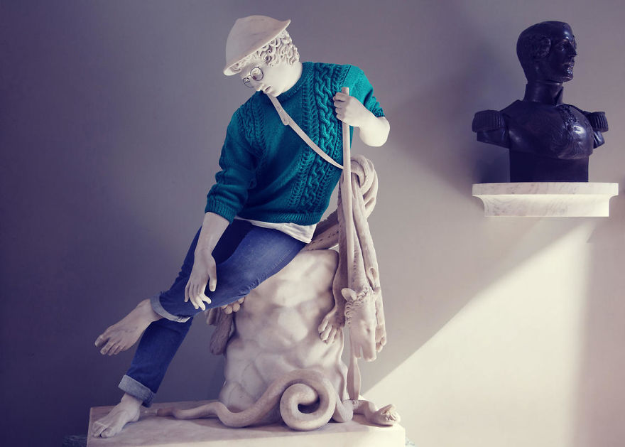 "the Hipsters In Stone" Project Is Back. Old Dressed Statues, Turning Instagram Stars