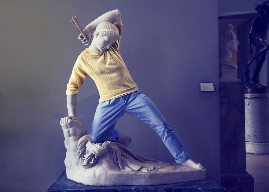 "the Hipsters In Stone" Project Is Back. Old Dressed Statues, Turning Instagram Stars