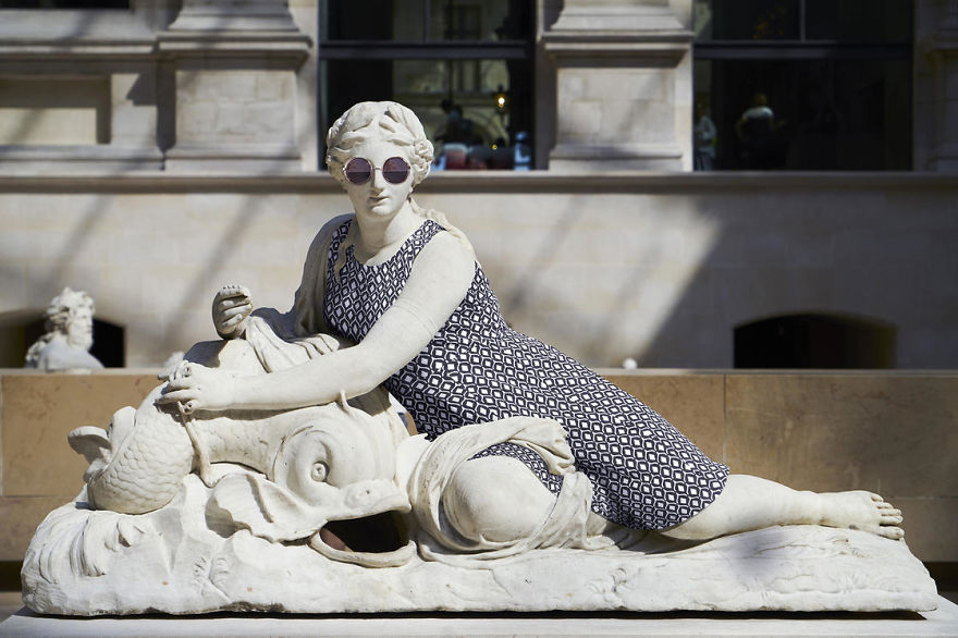 "the Hipsters In Stone" Project Is Back. Old Dressed Statues, Turning Instagram Stars