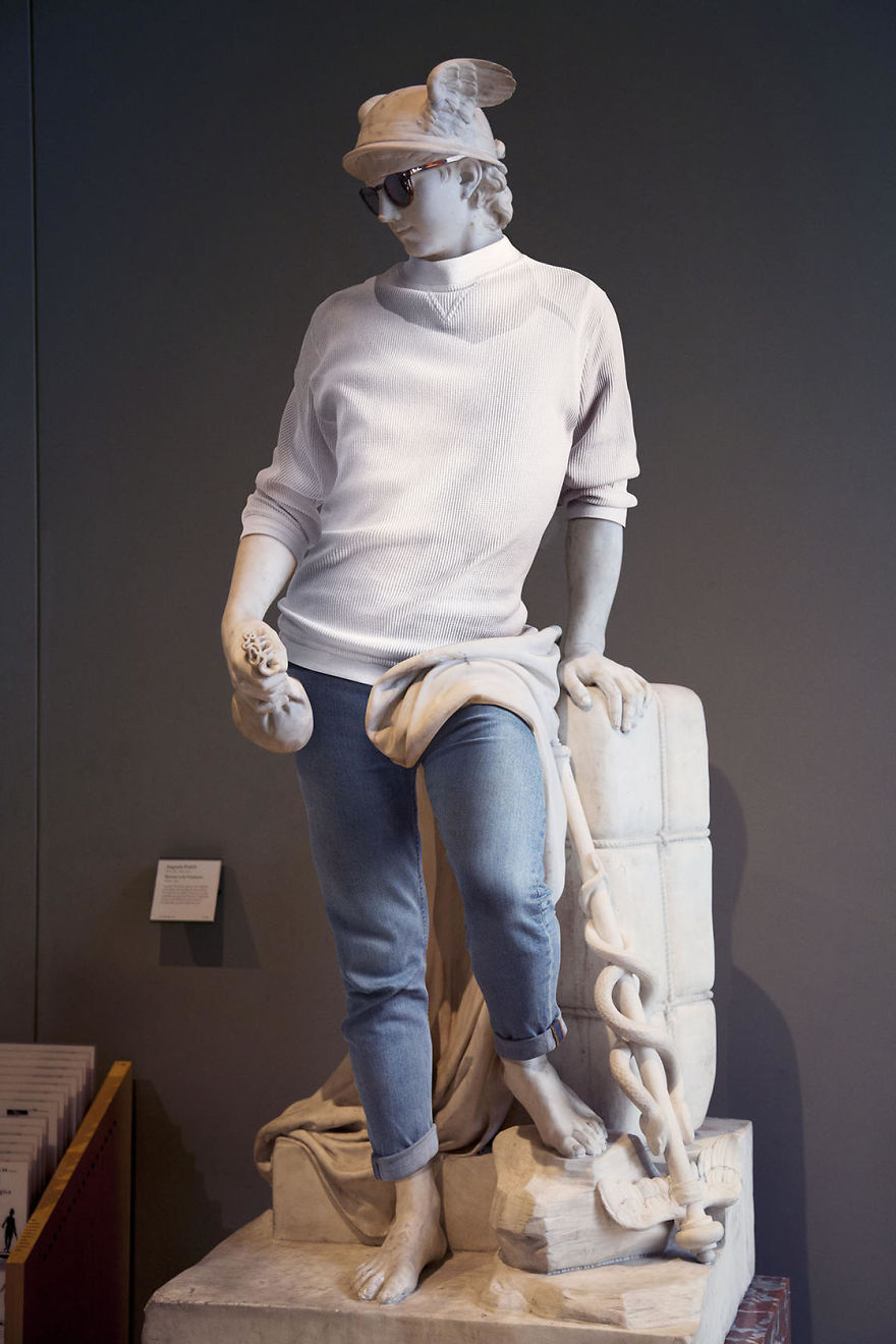 "the Hipsters In Stone" Project Is Back. Old Dressed Statues, Turning Instagram Stars