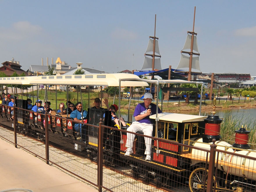 Wow, A Dad "Built A Huge Theme Park" For His Daughter