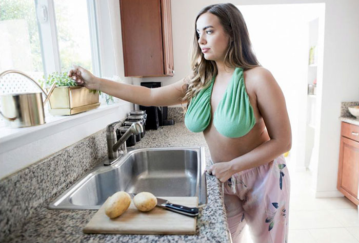 Ta-Ta Towels For Boobs Are A Thing Now, And It's A Woman's Dream Come True Ta-Ta Towels For Boobs Are A Thing Now, And It's A Woman's Dream Come True