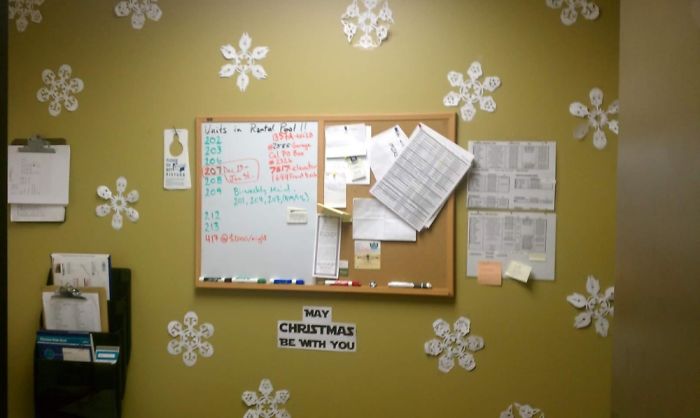 Decorated My Bosses Office With Star Wars Snowflakes I Made. He Wasn't Impressed.