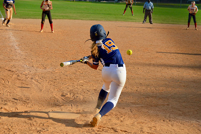 dad-text-revenge-daughter-ass-slap-softball-game-1