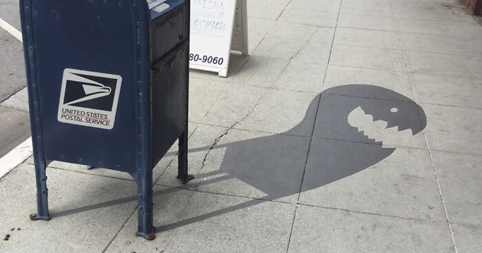 This Street Artist Is Painting Fake Shadows To Confuse People, And The Result Looks Too Real