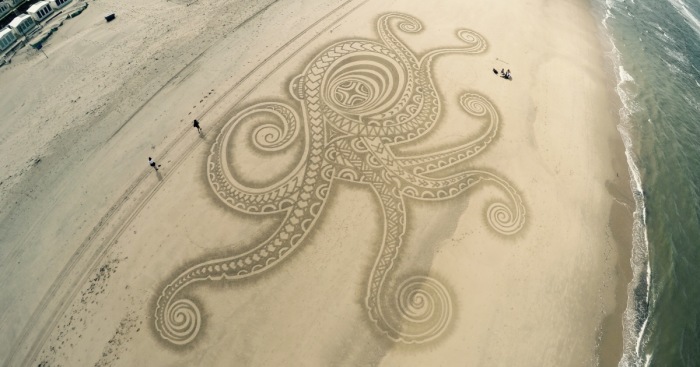 I’ve Been Drawing On Beaches Since Childhood, And I Still Do