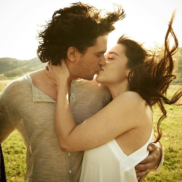 This Photoshoot Of Emilia Clarke And Kit Harington Kissing Is Going Viral, And We All Know What That Means This Photoshoot Of Emilia Clarke And Kit Harington Kissing Is Going Viral, And We All Know What That Means