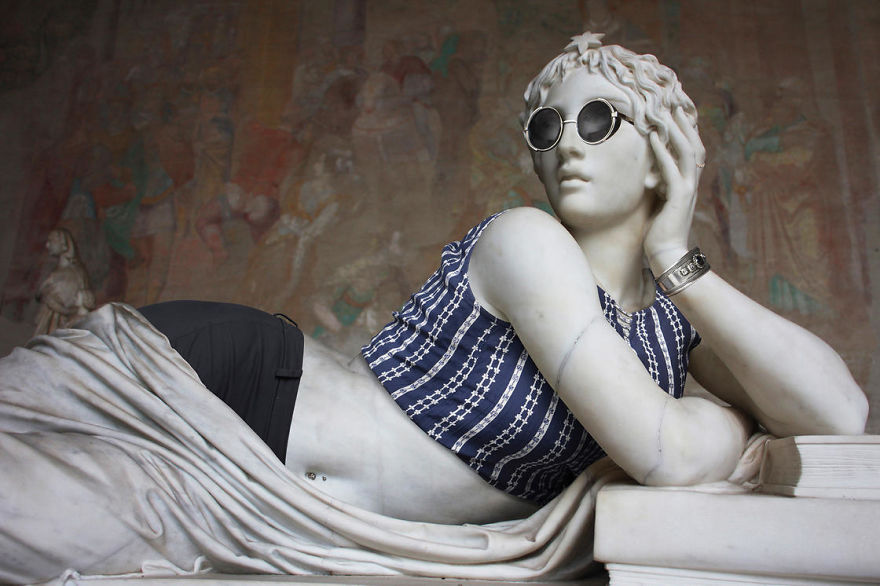 "the Hipsters In Stone" Project Is Back. Old Dressed Statues, Turning Instagram Stars