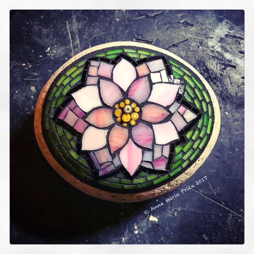 I Create Mosaics On Stone For My Garden I Create Mosaics On Stone For My Garden