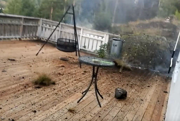 lightning-strikes-destroy-backyard-daniel-modol-norway-2 lightning-strikes-destroy-backyard-daniel-modol-norway-2