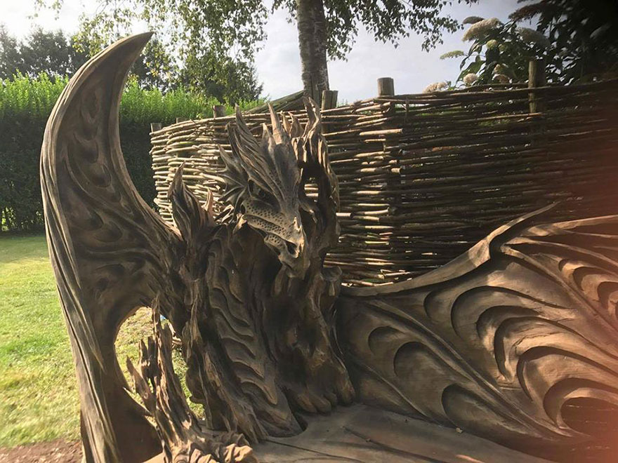 This Incredible Dragon Bench Was Carved Using A Chainsaw This Incredible Dragon Bench Was Carved Using A Chainsaw