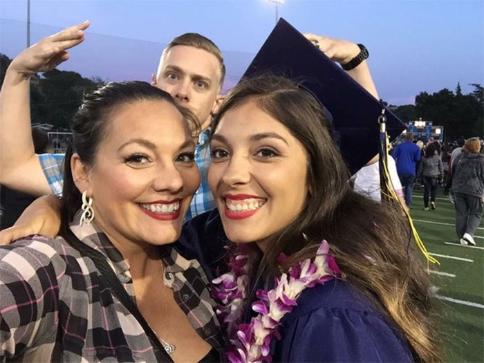 This Mother And Daughter Look Like Twins