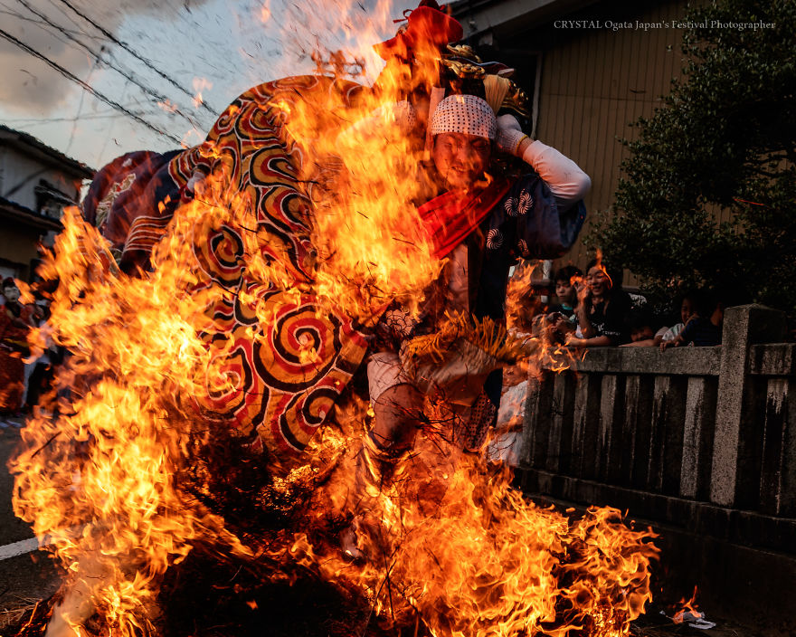 Three Lions Running Through The Burning Fire