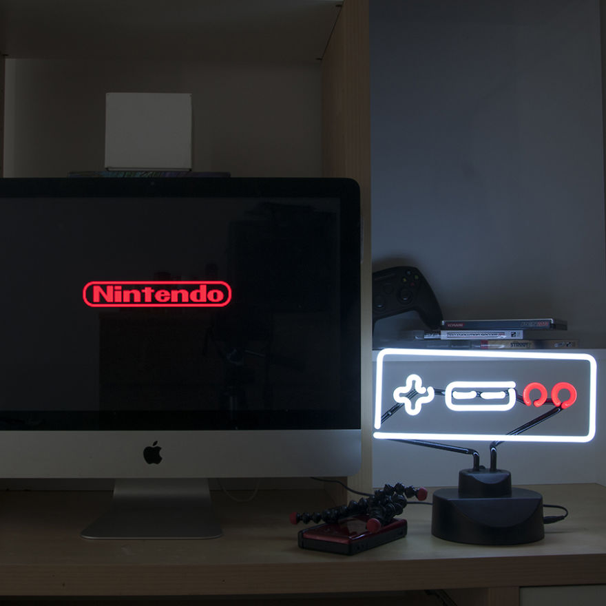 I Design Hand Bent Glass Neon Lights For Gamers