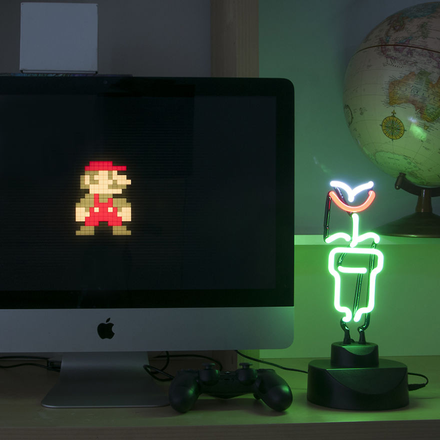 I Design Hand Bent Glass Neon Lights For Gamers