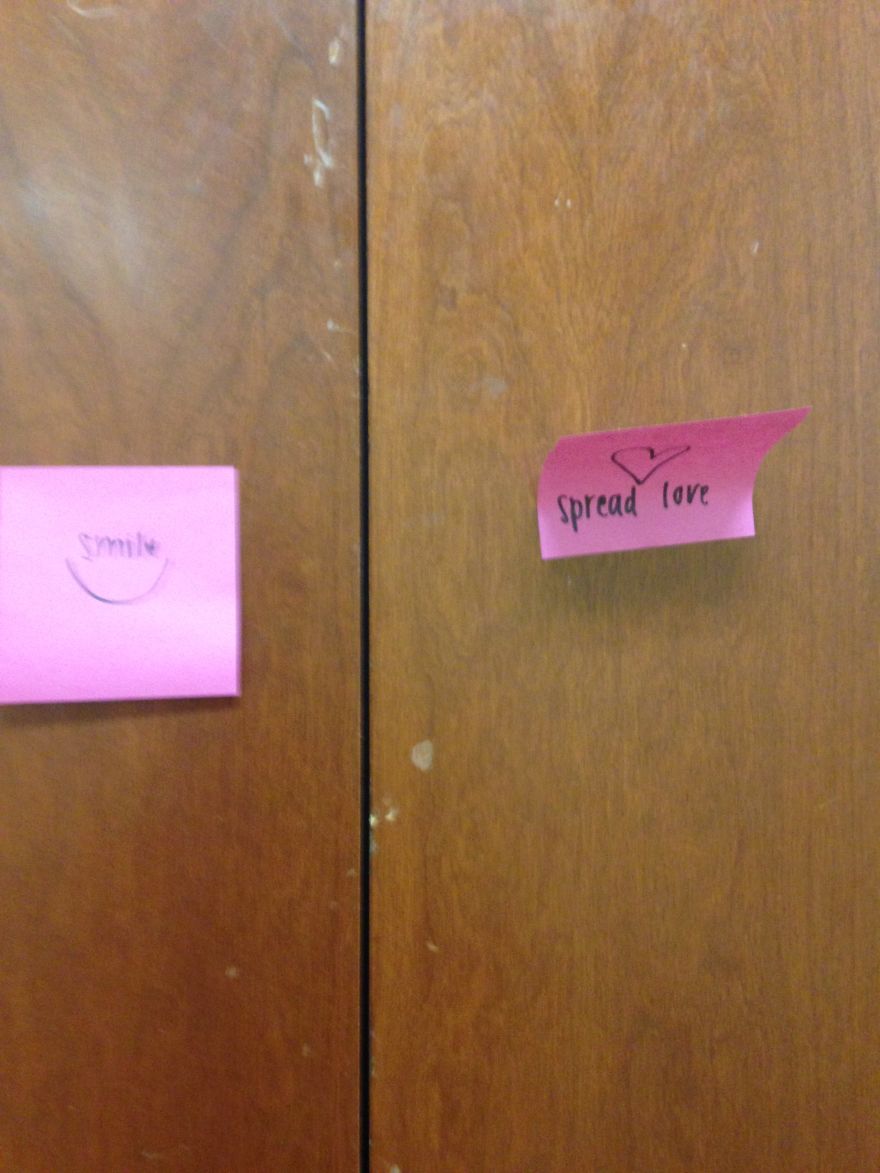 Students In My School Covered It's Lockers With Supportive Post-It Notes After 12th Grader Committed Suicide