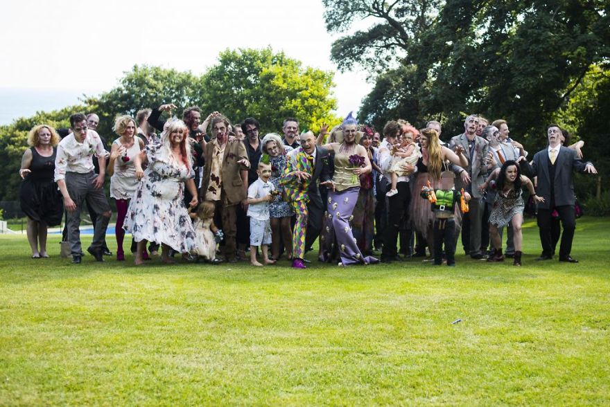 Creepy Wedding: Bride And Groom Get Married In The Style Of The Walking Dead Series