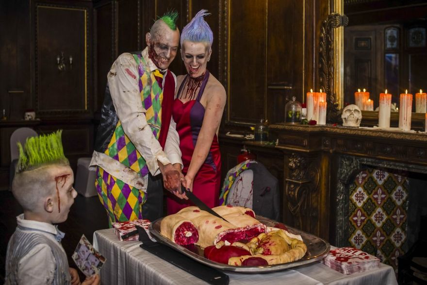 Creepy Wedding: Bride And Groom Get Married In The Style Of The Walking Dead Series