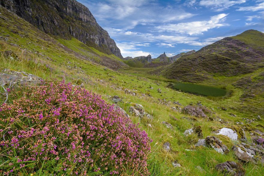 If You Love Hiking, Try Out Quiraing On The Isle Of Skye In Scotland If You Love Hiking, Try Out Quiraing On The Isle Of Skye In Scotland