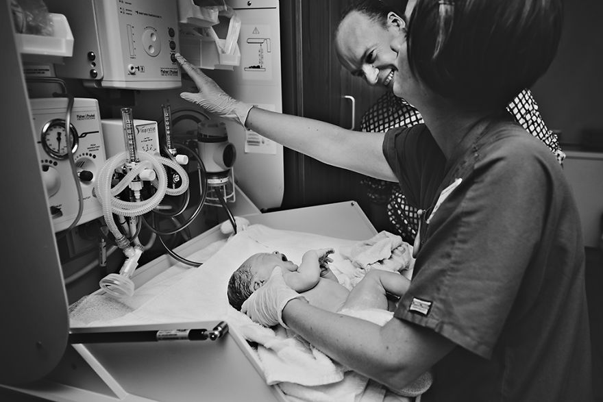 I Captured The Miracle Of Childbirth In All Its Glory