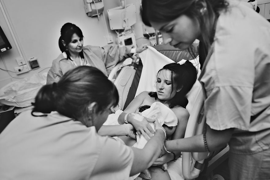 I Documented An Emotional, Tiring Yet Beautiful Miracle Of Birth I Documented An Emotional, Tiring Yet Beautiful Miracle Of Birth