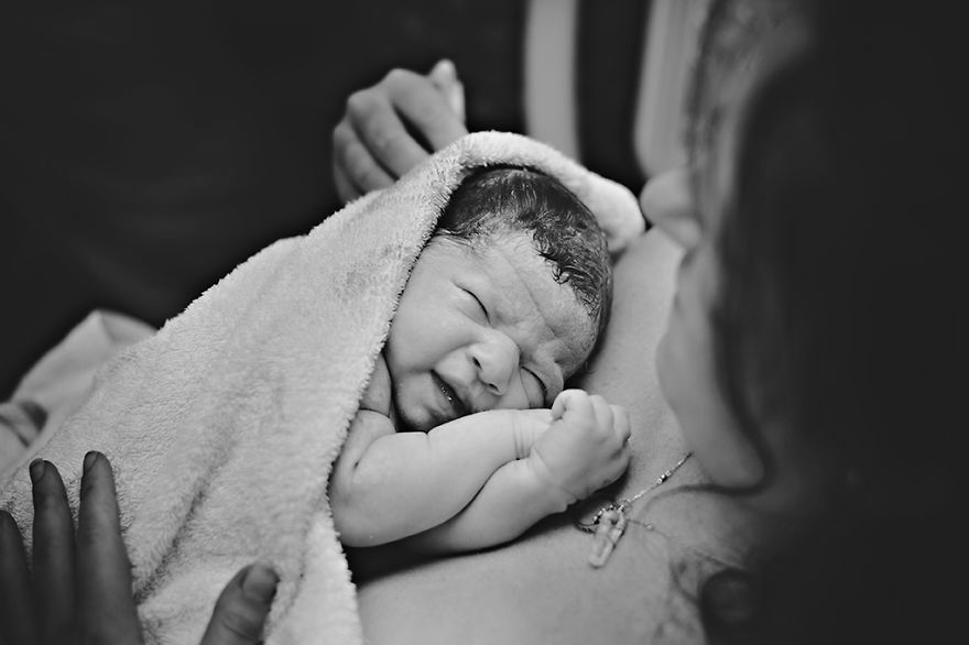 I Documented An Emotional, Tiring Yet Beautiful Miracle Of Birth
