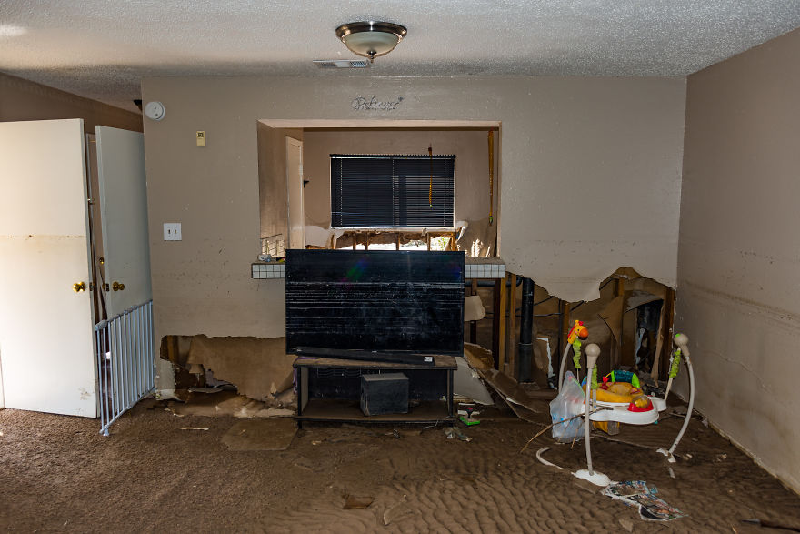 I Documented The Aftermath Of The Hurricane Harvey In North Houston (UPDATE) I Documented The Aftermath Of The Hurricane Harvey In North Houston (UPDATE)