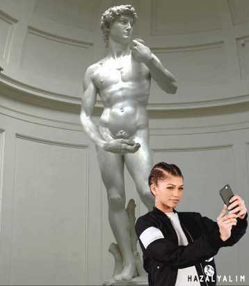 But First, Let Me Take A Selfie, No Shame!