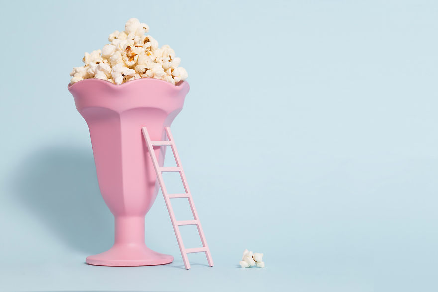 Julia Ramiro Martin: A Young Artist In A Pink World, Free And Singular