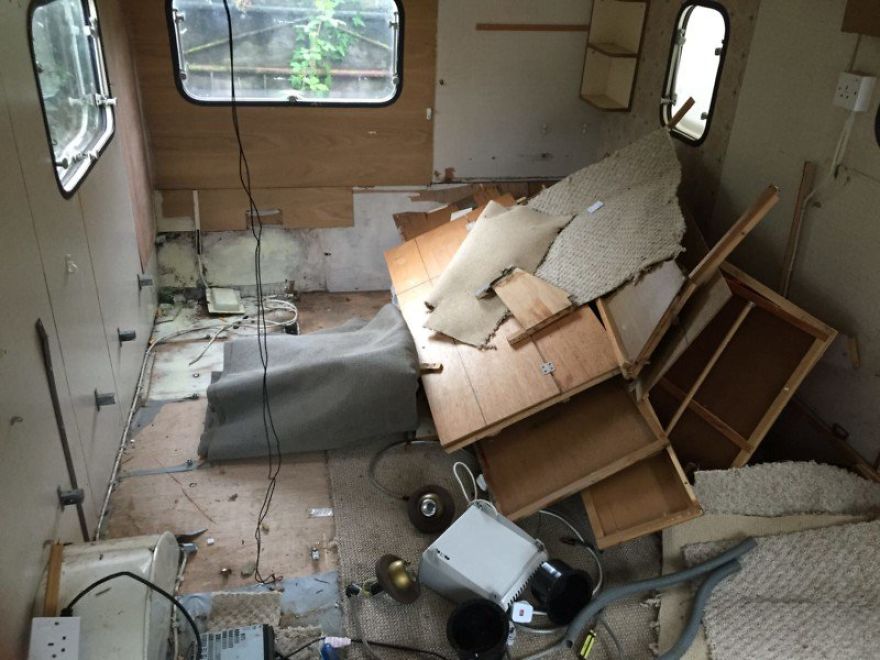 I Turned A $200 Camper Into A Giant Camera And Portable Darkroom