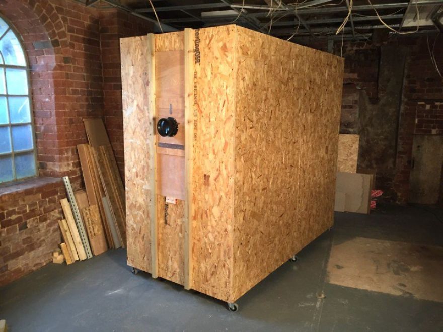 I Turned A $200 Camper Into A Giant Camera And Portable Darkroom I Turned A $200 Camper Into A Giant Camera And Portable Darkroom